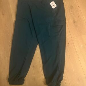 Reebok Women’s Joggers XXL New With Tags Cuffed Athletic Sweatpants Green